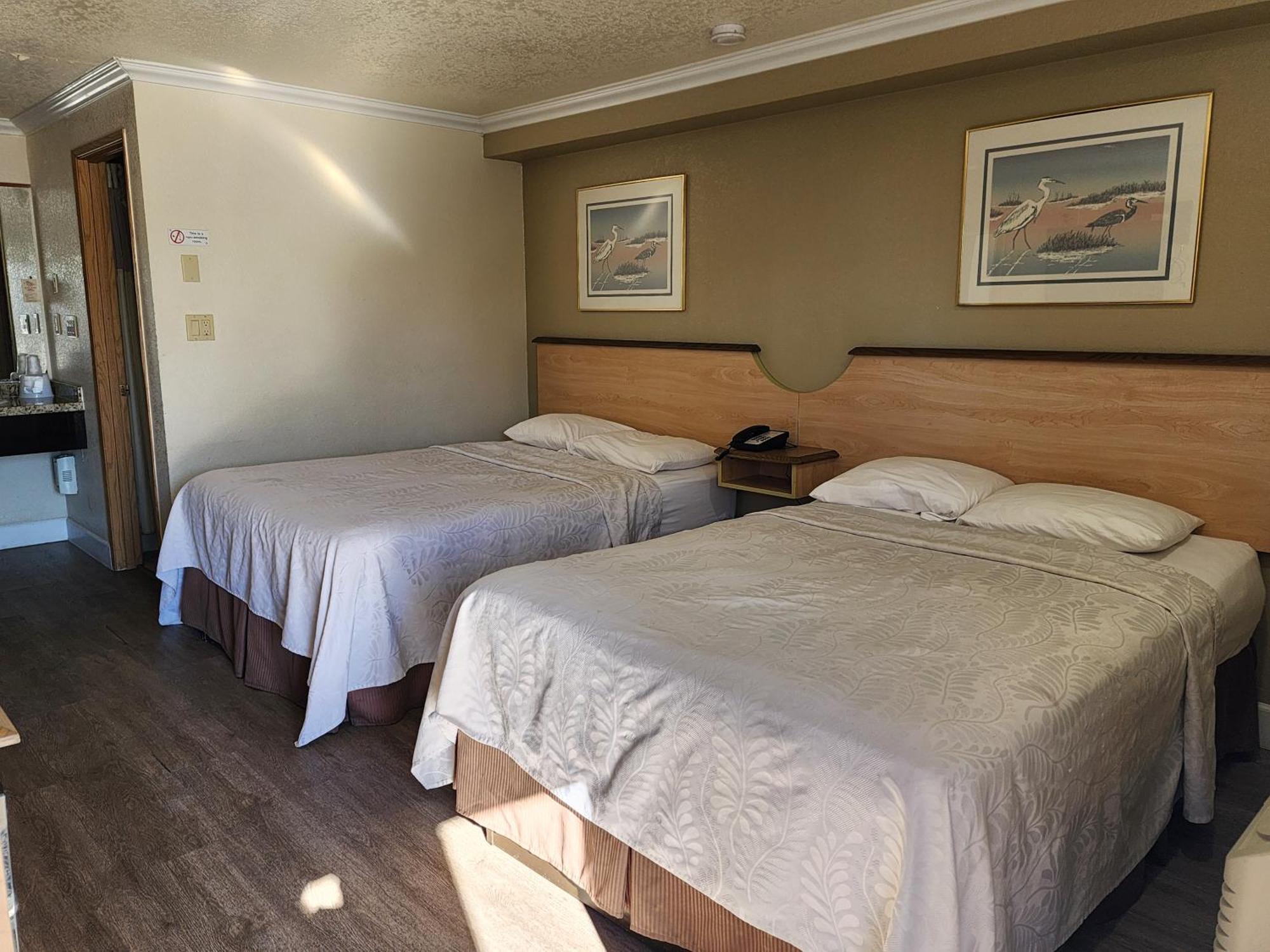 Budget Inn Corcoran Екстериор снимка