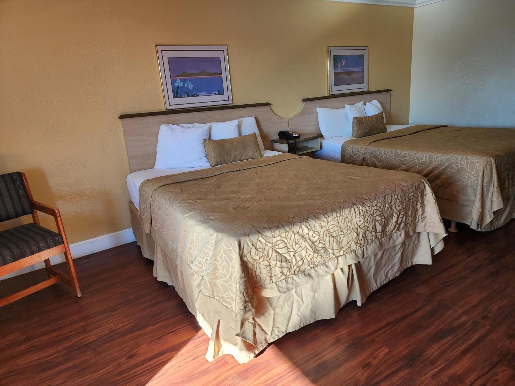 Budget Inn Corcoran Екстериор снимка