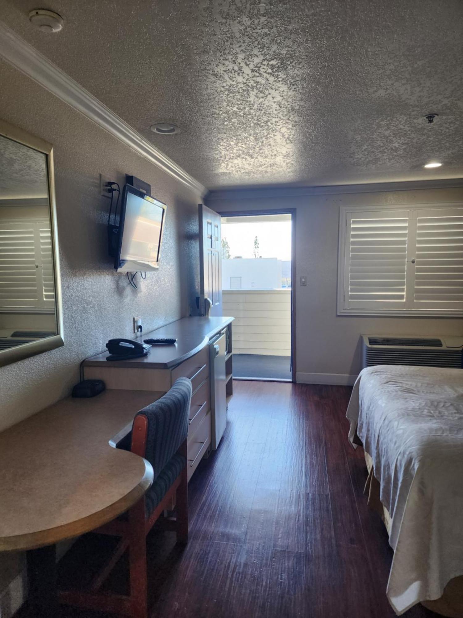 Budget Inn Corcoran Екстериор снимка