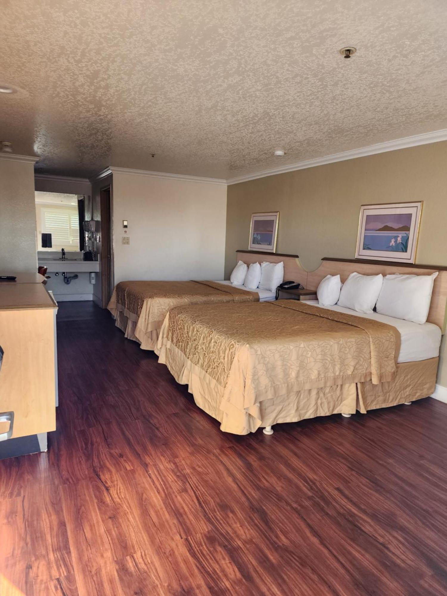 Budget Inn Corcoran Екстериор снимка