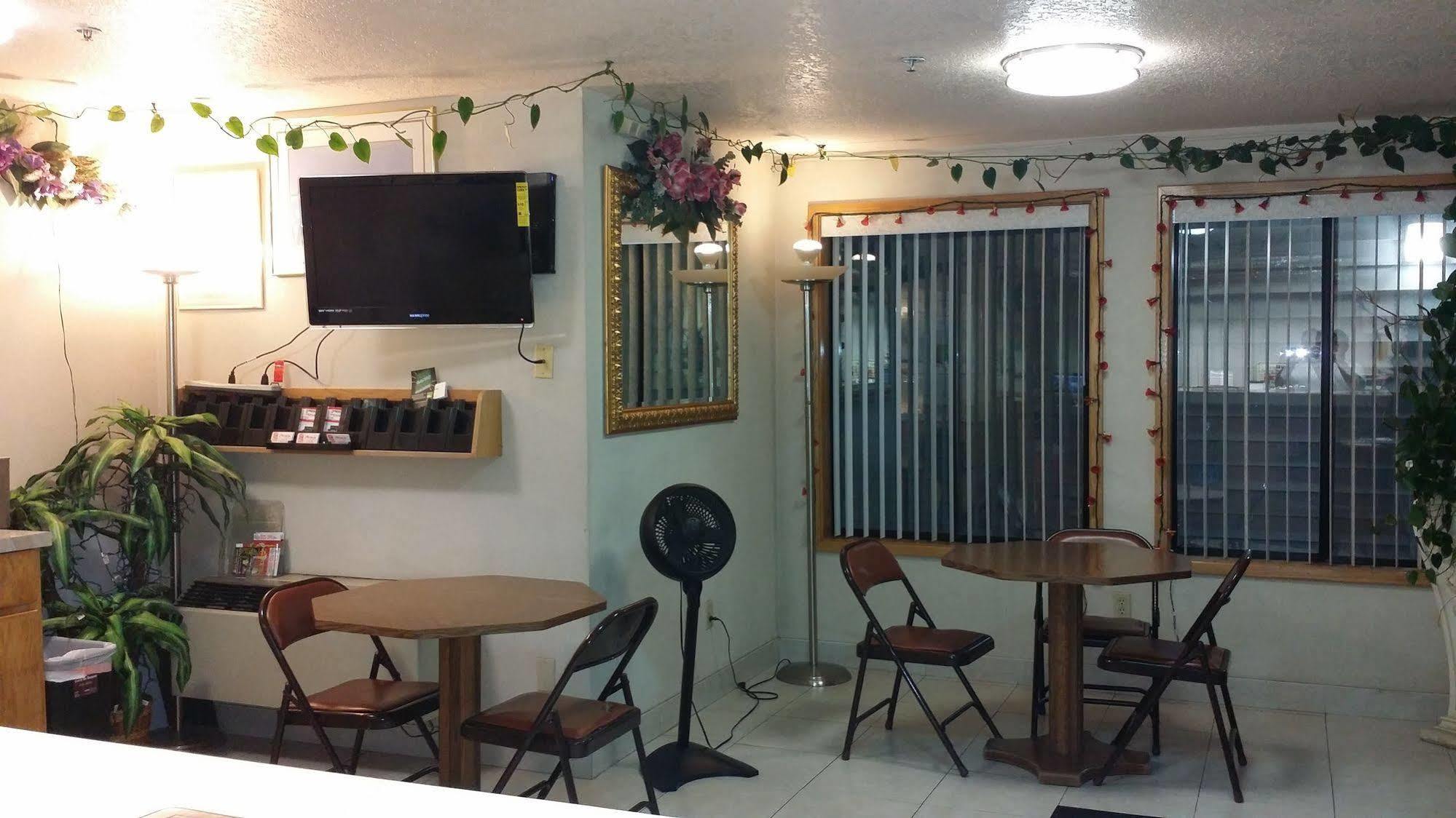 Budget Inn Corcoran Екстериор снимка