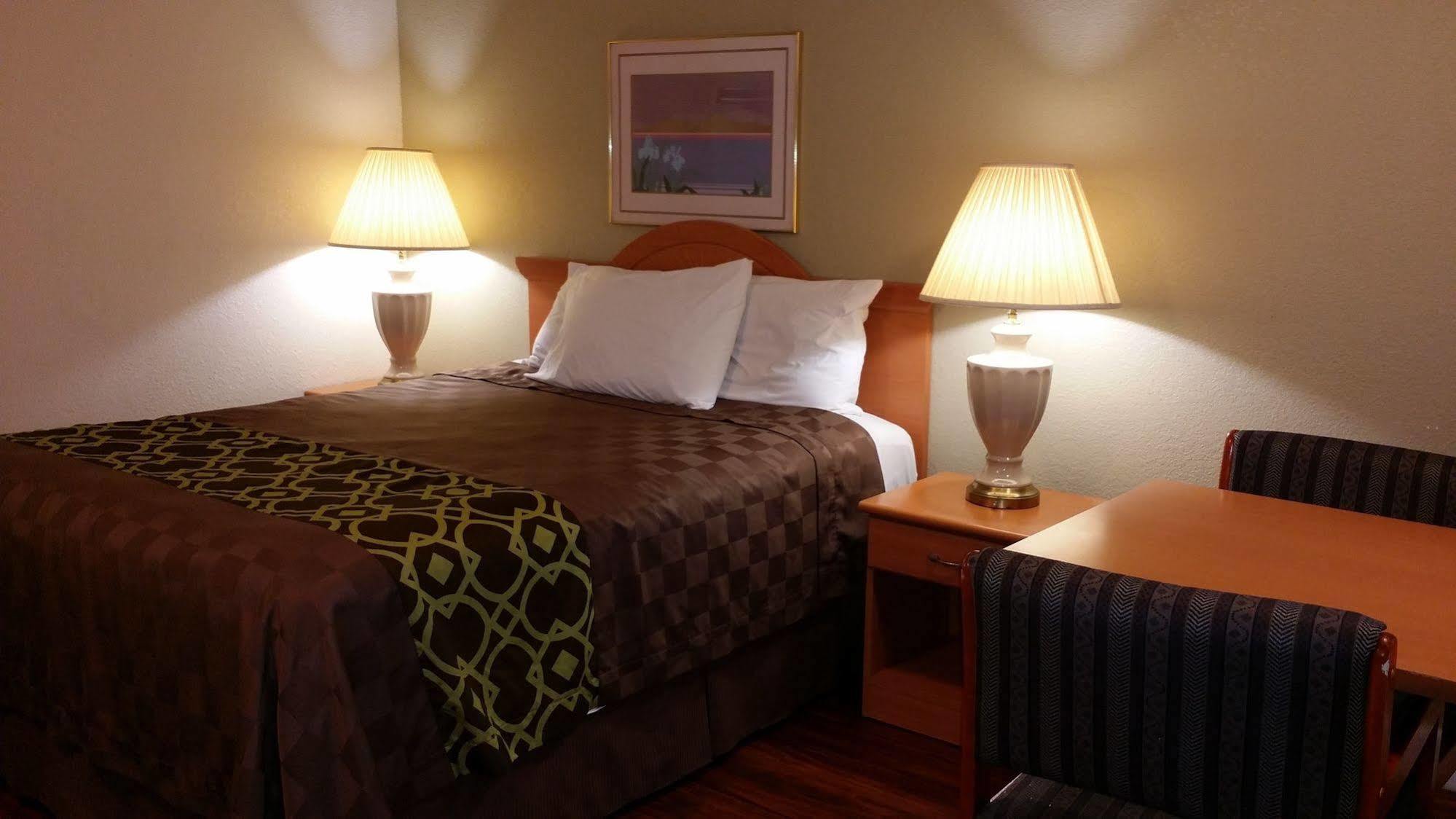 Budget Inn Corcoran Екстериор снимка