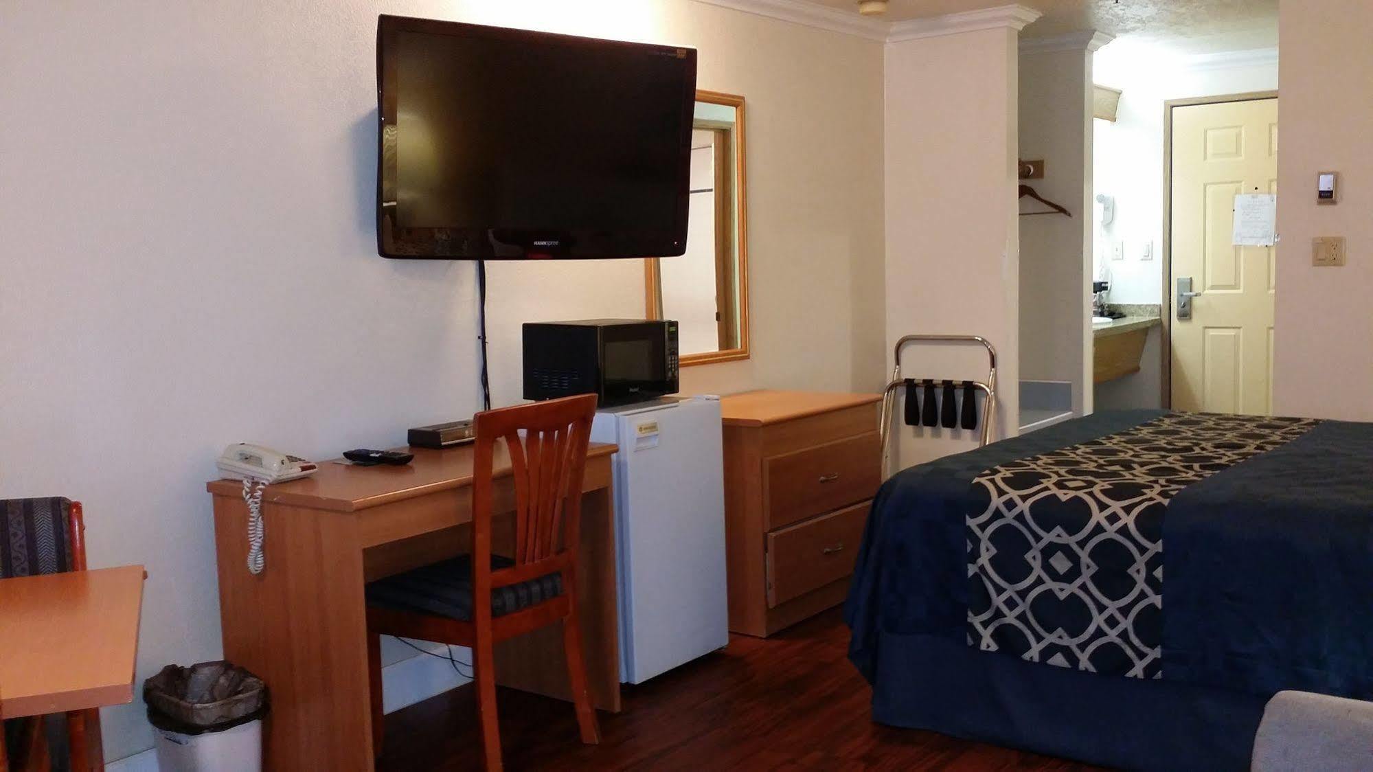 Budget Inn Corcoran Екстериор снимка