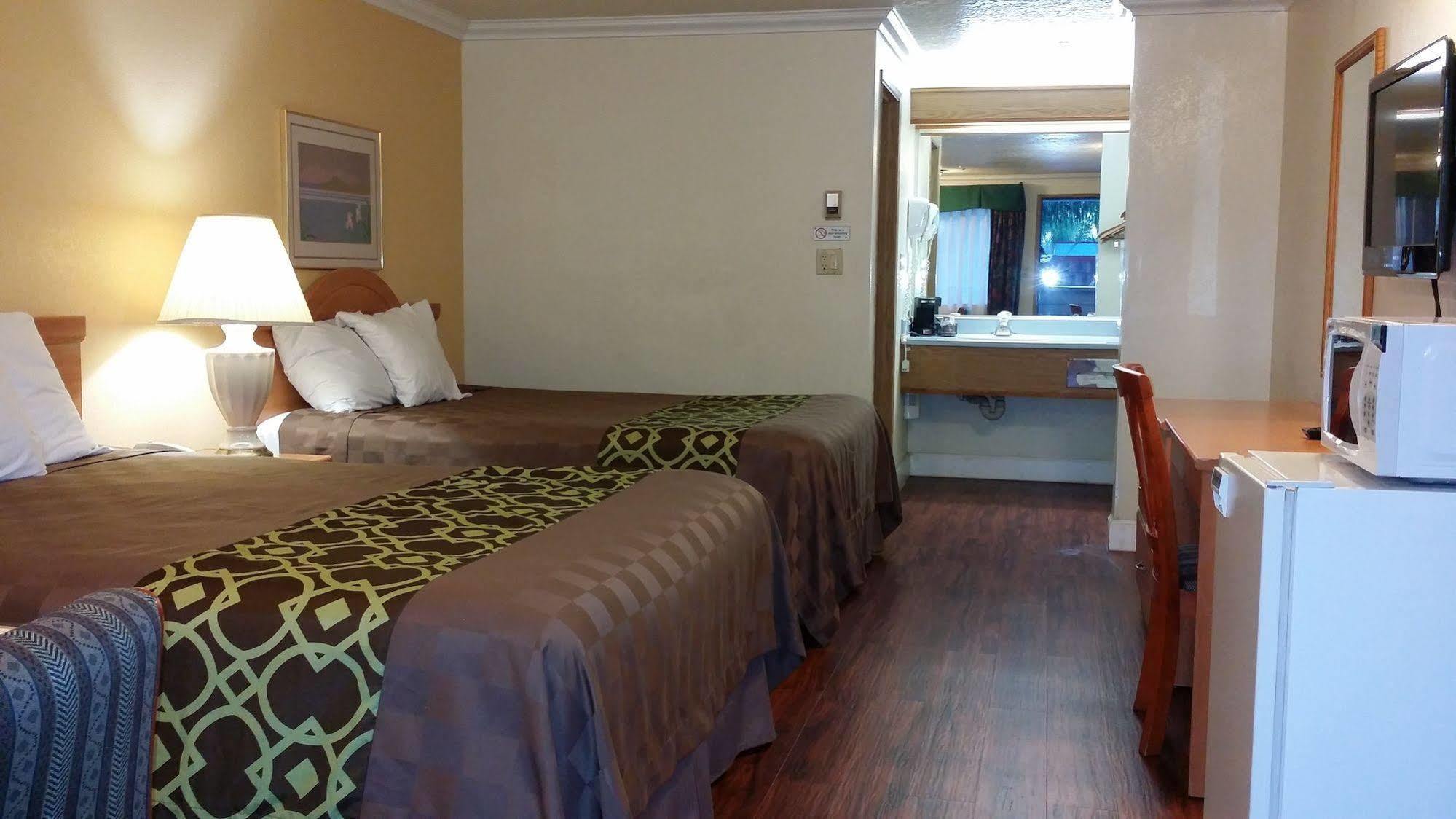 Budget Inn Corcoran Екстериор снимка
