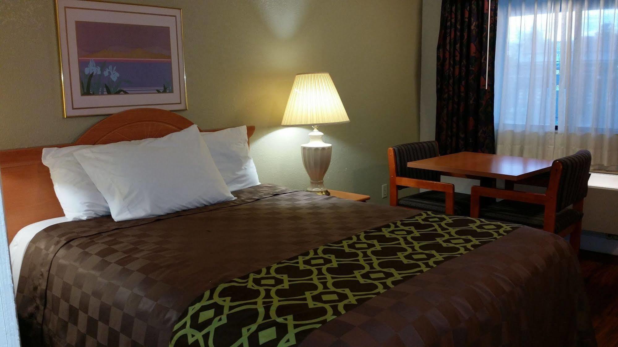 Budget Inn Corcoran Екстериор снимка