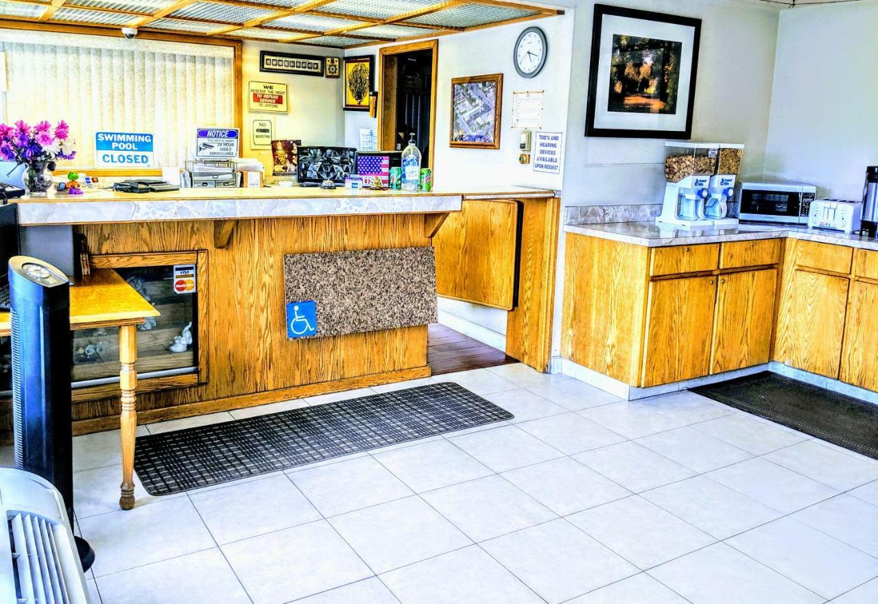 Budget Inn Corcoran Екстериор снимка